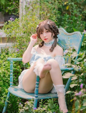 校阅女孩河野悦子