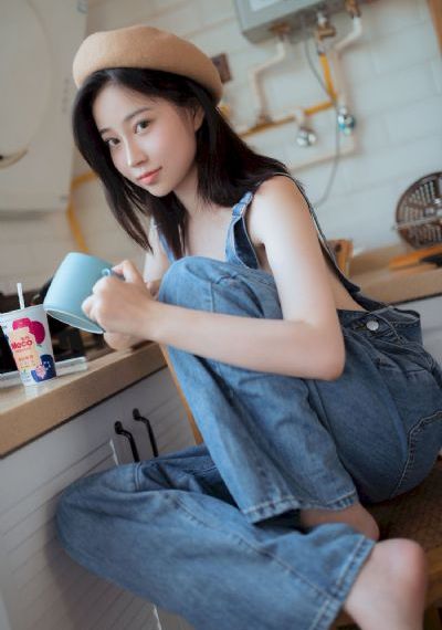学生面前的女教师