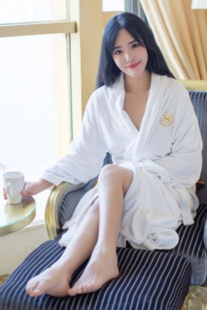 女大学生的沙龙室5