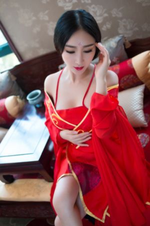 伦理漂亮女老板
