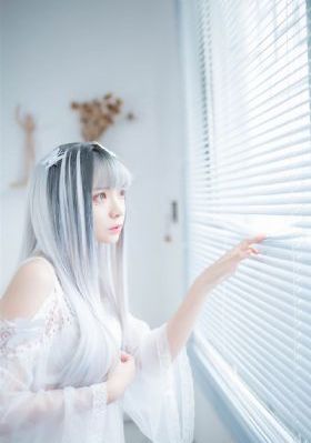 裙子里面的怪兽动画片