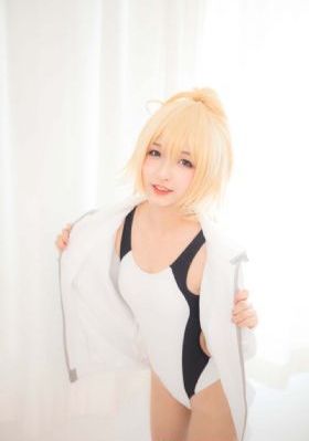 美女18免费